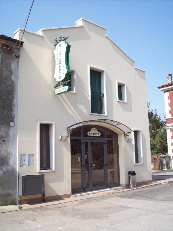 Residenza Stazione Bonferraro Bagian luar foto